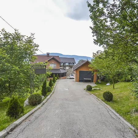 Hills Vila *